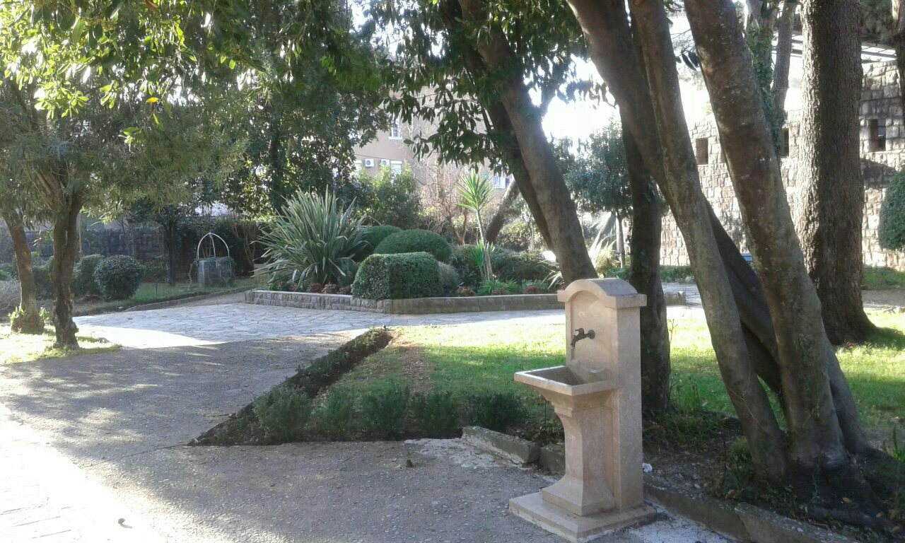 Uređenje parka na trgu od Kulture